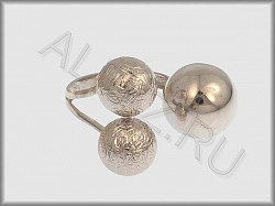 Кольцо из серебра 925 пробы с алмазной гранью
